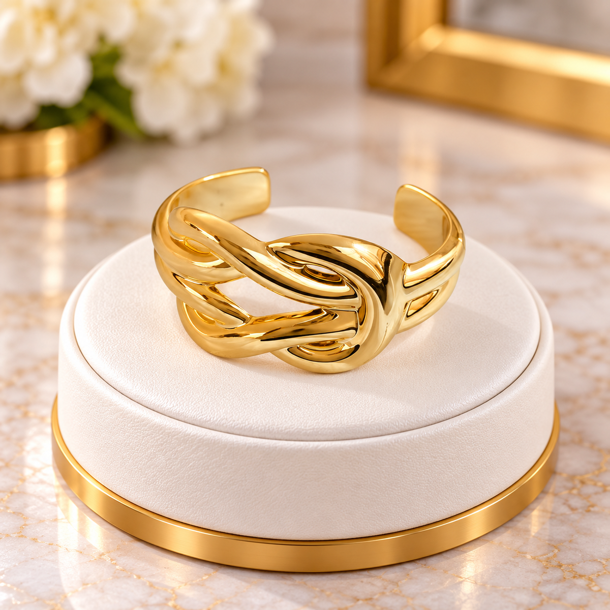 Minimalist Wavy Gold Cuff Bracelet