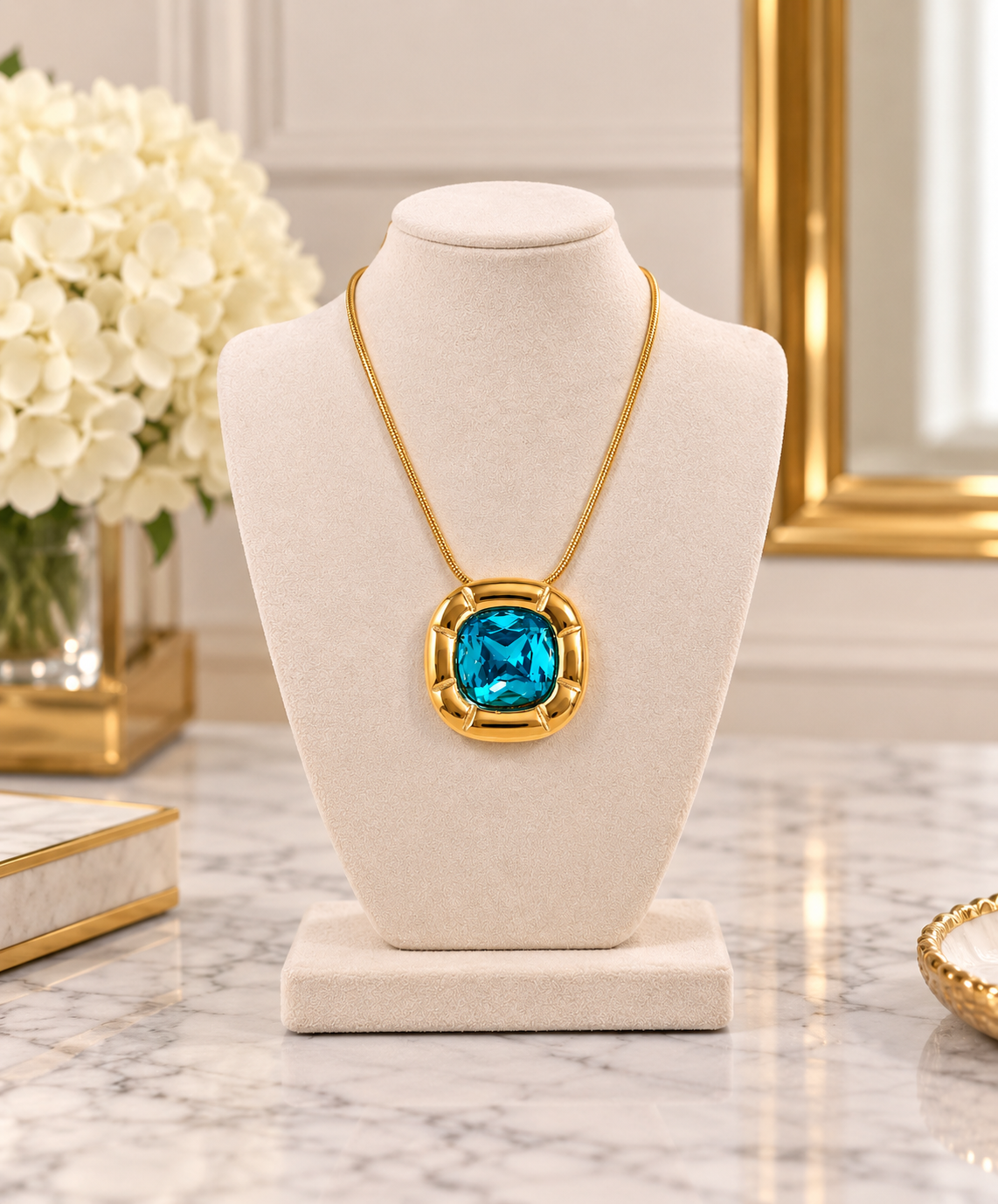 Vintage Rounded Square Pendant Necklace
